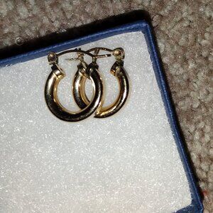 Gold Tone Small Hoop Earrings – Classic Minimalist